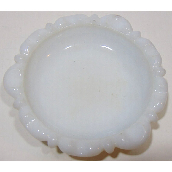 Ashtray Milk Glass 5.5" Anchor Hocking Thumbprint 2 Ashtrays Mid Century Dishes - Picture 4 of 8